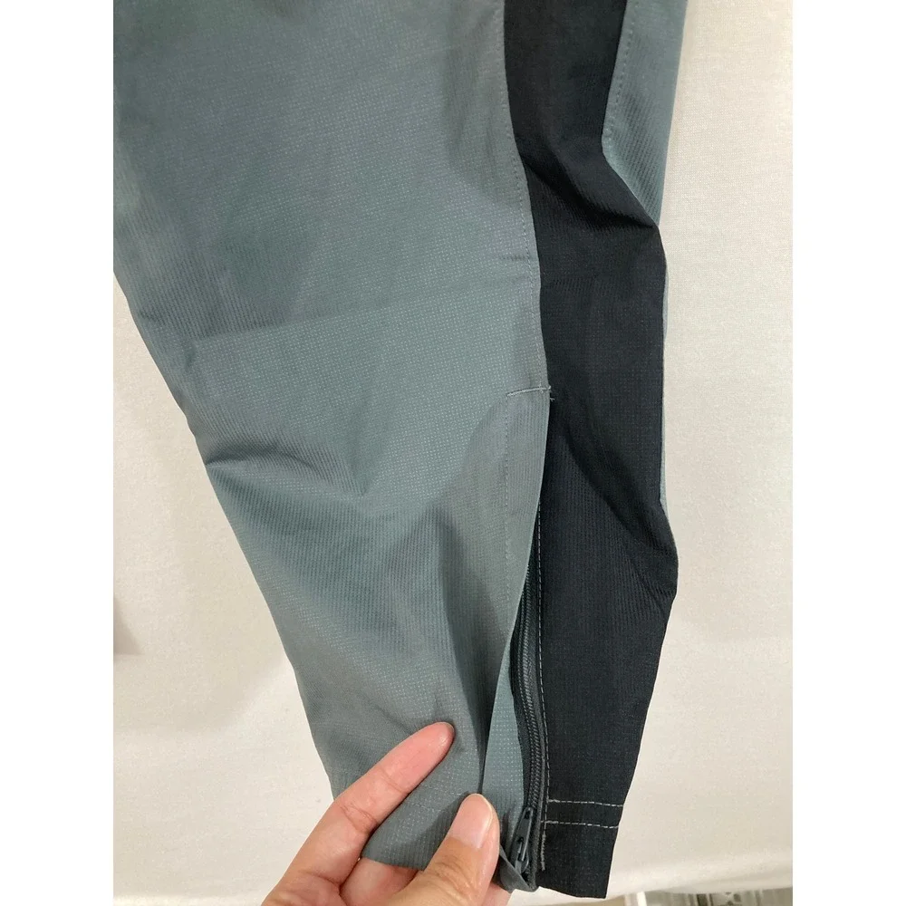 Under Armour Track Pants XL Grey Black Loose Fit Athletic Active Joggers‎